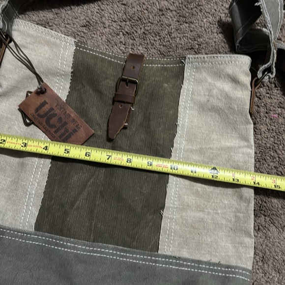 NWT-Shabby Chic Cloth Exterior Patchwork Crossbody Bag-Tan/Olive-Brown Trim - Picture 10 of 16